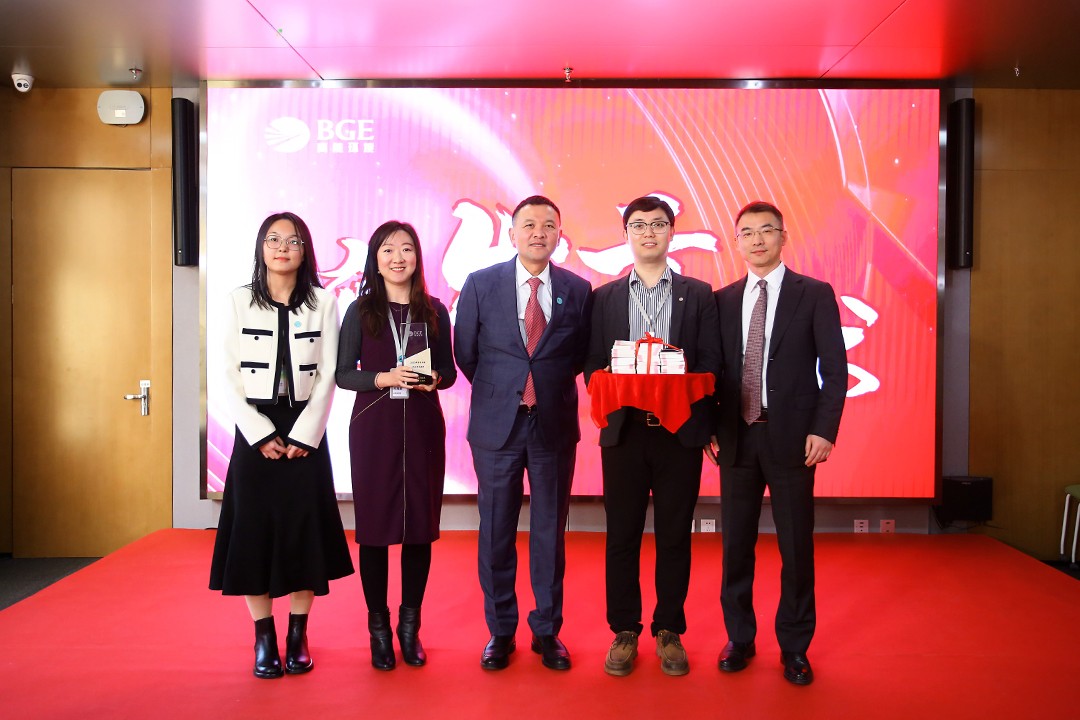 1674957980961569.jpg 突出貢獻獎.jpg